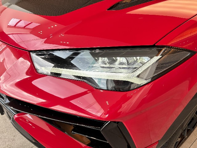 LAMBORGHINI URUS 2023 Image 19