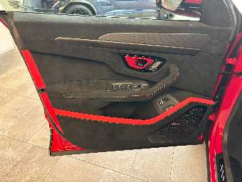 LAMBORGHINI URUS 2023 Image 19