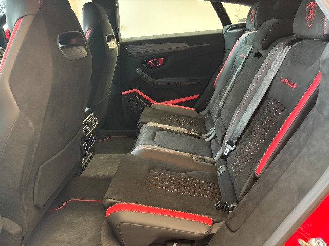 LAMBORGHINI URUS 2023 Image 26