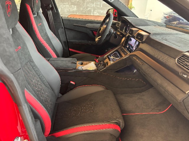 LAMBORGHINI URUS 2023 Image 31