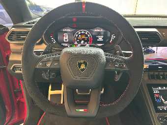 LAMBORGHINI URUS 2023 Image 32