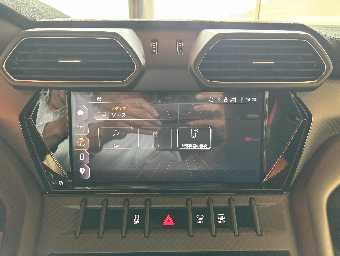 LAMBORGHINI URUS 2023 Image 38