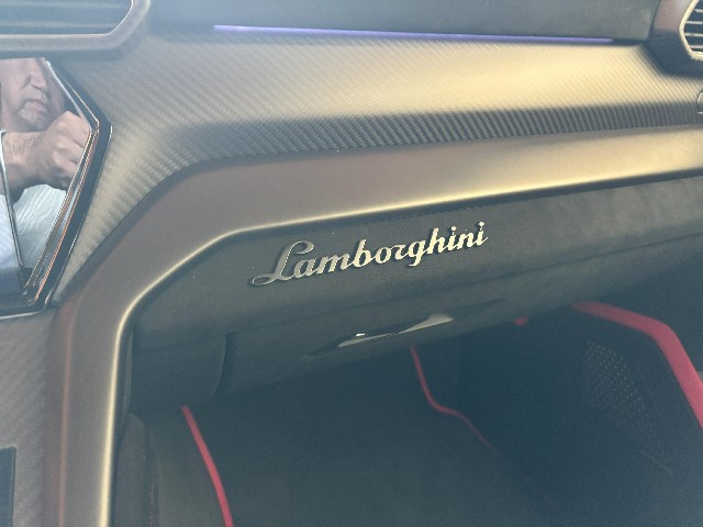 LAMBORGHINI URUS 2023 Image 47