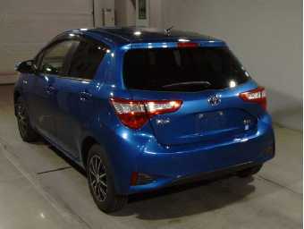 TOYOTA VITZ 2017 Image 4