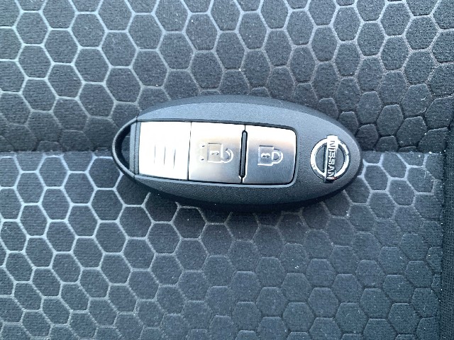 NISSAN JUKE 2016 Image 24