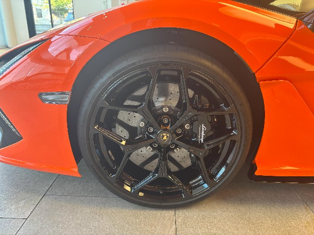 LAMBORGHINI REVUELTO 2024 Image 25