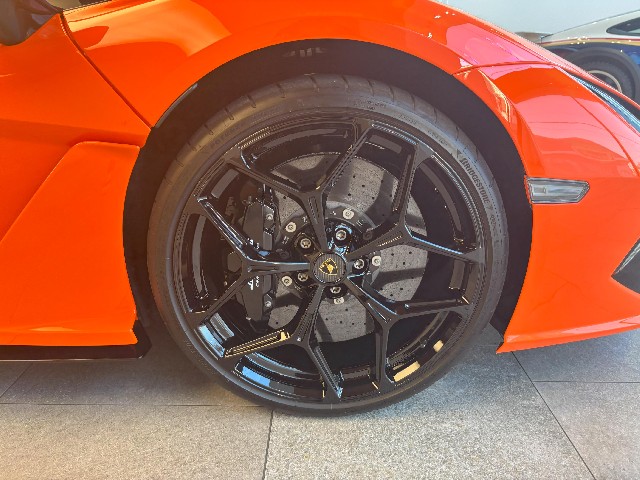 LAMBORGHINI REVUELTO 2024 Image 28