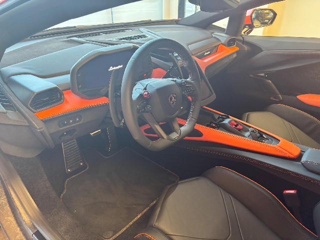 LAMBORGHINI REVUELTO 2024 Image 31