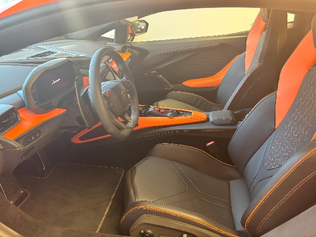 LAMBORGHINI REVUELTO 2024 Image 32
