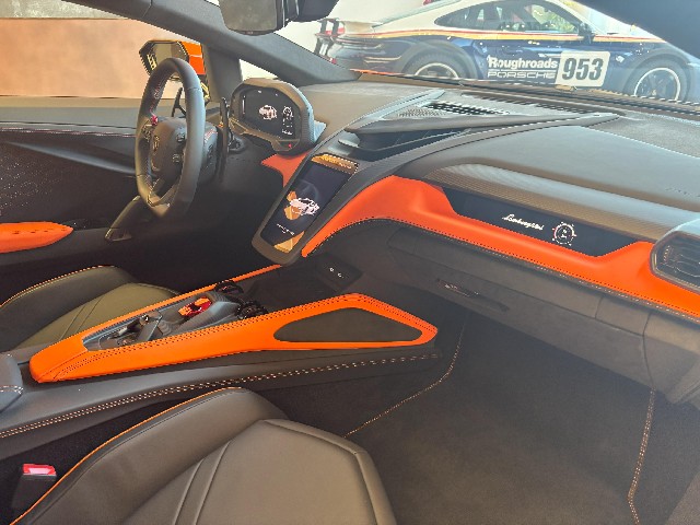 LAMBORGHINI REVUELTO 2024 Image 34