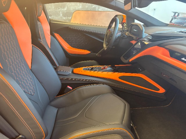 LAMBORGHINI REVUELTO 2024 Image 35