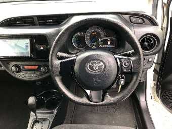 TOYOTA VITZ 2020 Image 6