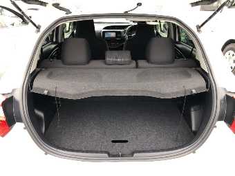 TOYOTA VITZ 2020 Image 7