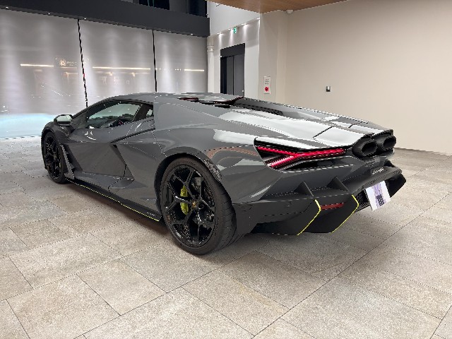 LAMBORGHINI REVUELTO 2024 Image 23