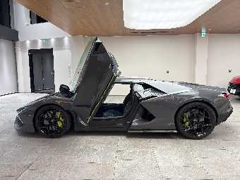 LAMBORGHINI REVUELTO 2024 Image 8