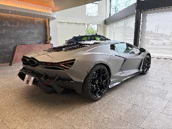 LAMBORGHINI REVUELTO 2025 Image 15