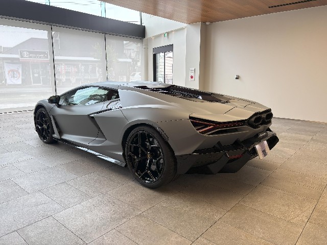 LAMBORGHINI REVUELTO 2025 Image 23