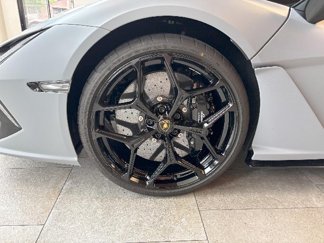 LAMBORGHINI REVUELTO 2025 Image 25
