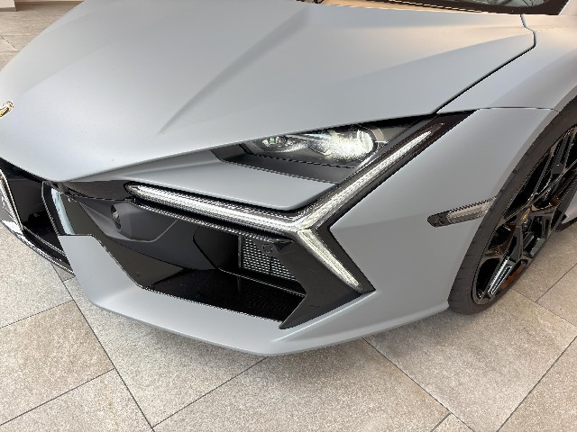 LAMBORGHINI REVUELTO 2025 Image 29