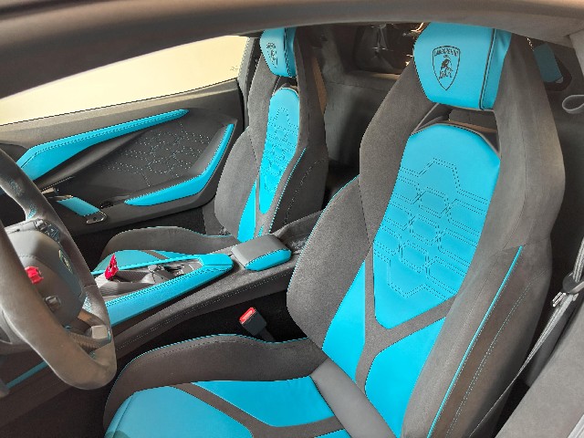 LAMBORGHINI REVUELTO 2025 Image 33