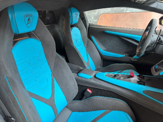 LAMBORGHINI REVUELTO 2025 Image 36