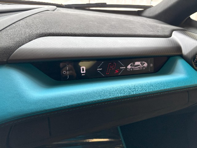 LAMBORGHINI REVUELTO 2025 Image 44