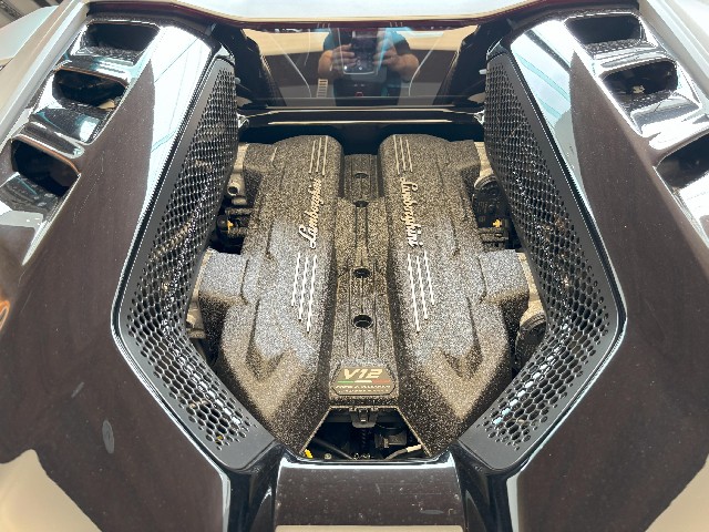 LAMBORGHINI REVUELTO 2025 Image 47