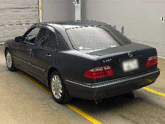 MERCEDES BENZ E CLASS 2002 Image 4
