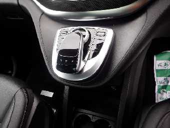 MERCEDES BENZ V CLASS 2018 Image 7