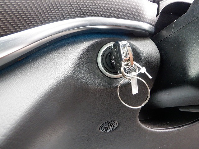 MERCEDES BENZ V CLASS 2018 Image 19