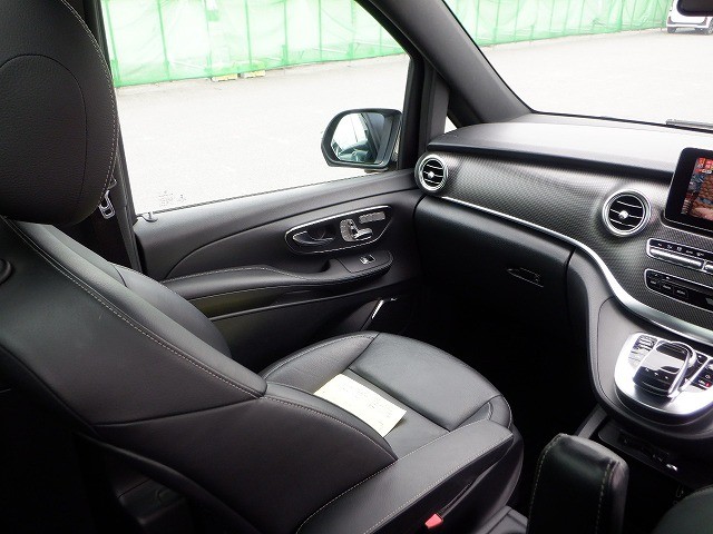 MERCEDES BENZ V CLASS 2018 Image 20