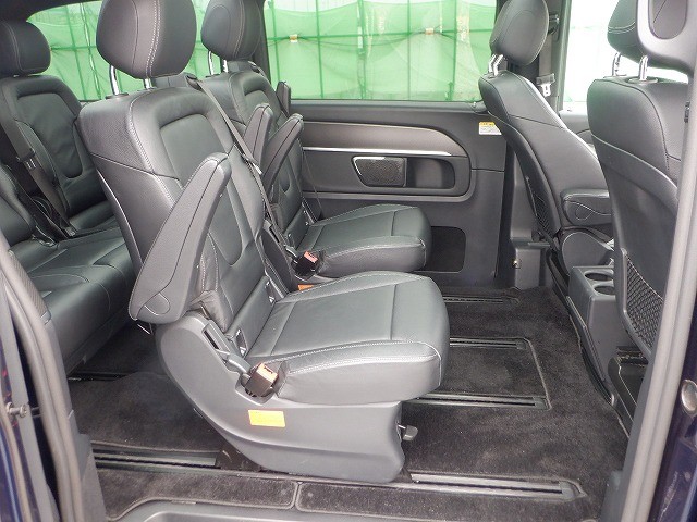 MERCEDES BENZ V CLASS 2018 Image 21