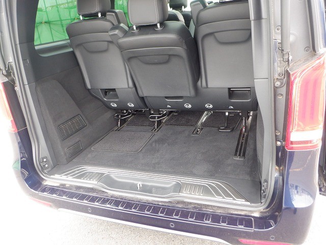 MERCEDES BENZ V CLASS 2018 Image 25