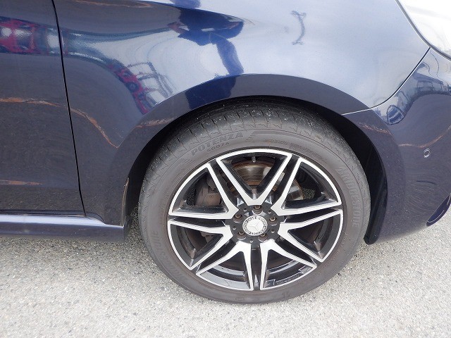 MERCEDES BENZ V CLASS 2018 Image 26