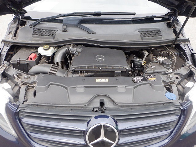 MERCEDES BENZ V CLASS 2018 Image 27