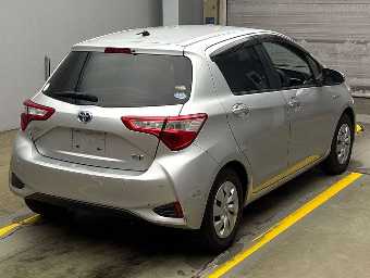 TOYOTA VITZ 2018 Image 2