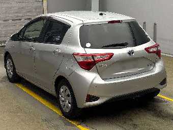 TOYOTA VITZ 2018 Image 4