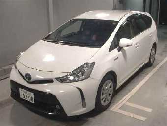 TOYOTA PRIUS ALPHA 2015 Image 1
