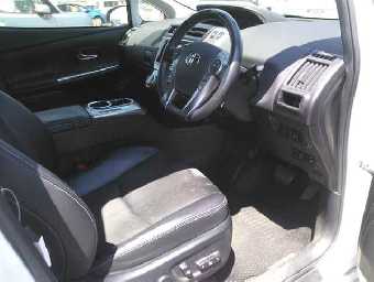 TOYOTA PRIUS ALPHA 2015 Image 3