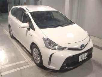 TOYOTA PRIUS ALPHA 2015 Image 4