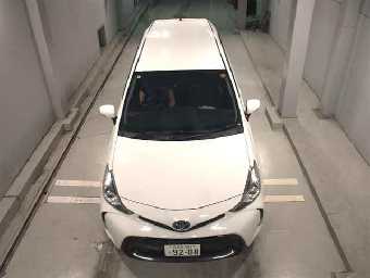 TOYOTA PRIUS ALPHA 2015 Image 6