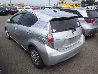 TOYOTA AQUA 2012 Image 3