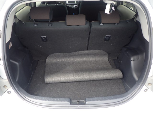 TOYOTA AQUA 2012 Image 21