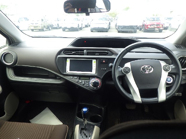 TOYOTA AQUA 2012 Image 22