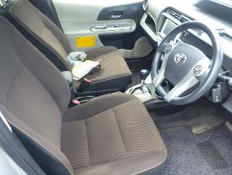 TOYOTA AQUA 2012 Image 9