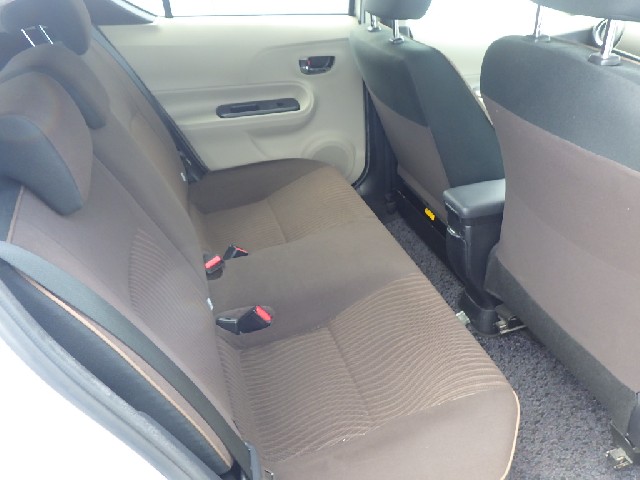 TOYOTA AQUA 2012 Image 25