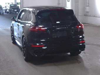 PORSCHE CAYENNE 2016 Image 2