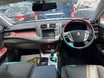 TOYOTA CROWN HYBRID 2012 Image 19