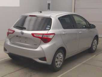 TOYOTA VITZ 2020 Image 2