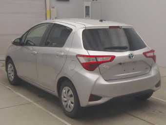 TOYOTA VITZ 2020 Image 4